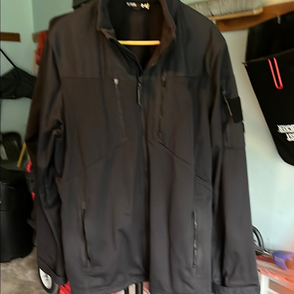 Under Armour Black Performance Jacket Versatile and Stylish